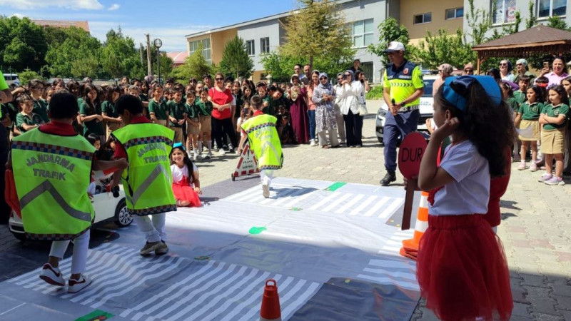 410 Öğrenciye Trafik Eğitimi