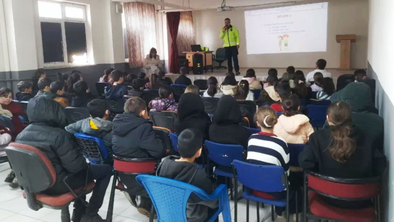 Altınyayla’da 72 Öğrenciye Trafik Eğitimi