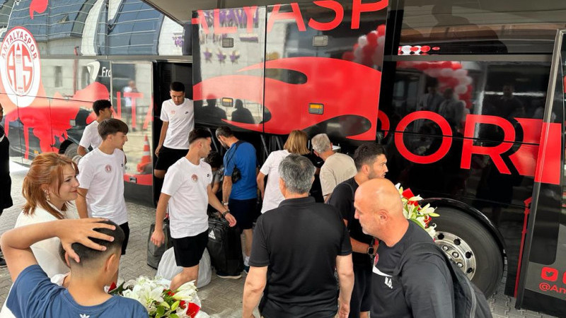 Mehmet Akif Ersoy Üniversitesi'nde Antalyaspor Kamp Yapıyor