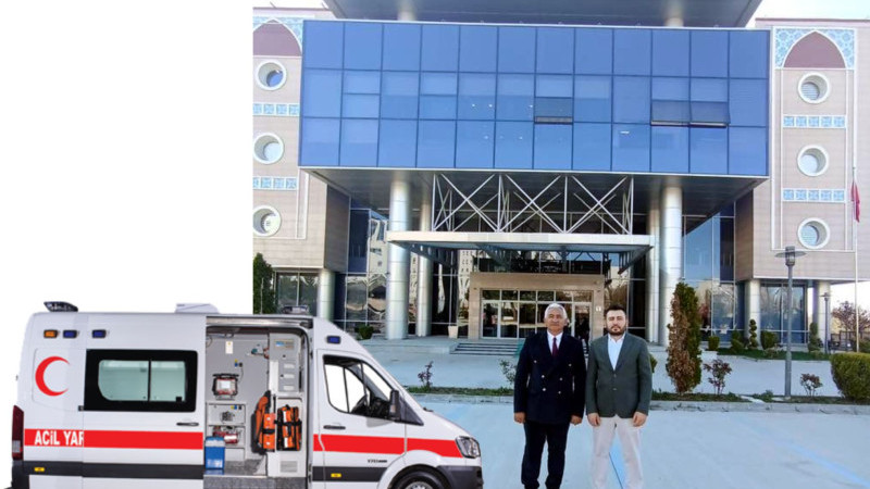 Altınyayla Belediyesi Ambulansı yolda