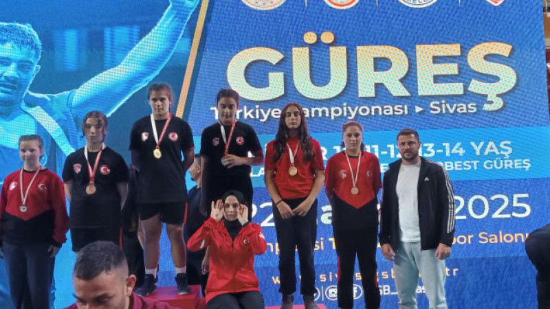 Öğrencilerden Grurlandıran Başarı