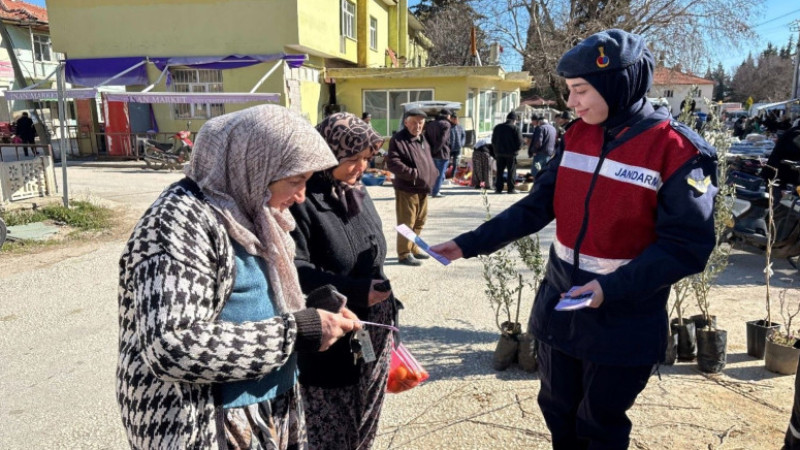 Jandarma Gölhisar ve Çeltikçi’de Vatandaşları Bilinçlendiriyor
