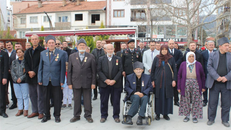 GÖLHİSAR’DA 18 MART COŞKUSU: ŞEHİTLER MİNNETLE ANILDI