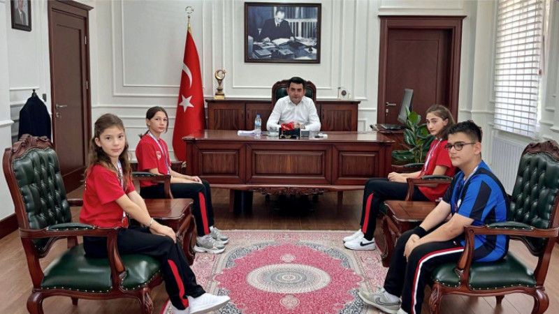 Gölhisar'ın Şampiyonları Kaymakamlıkta Onurlandırıldı