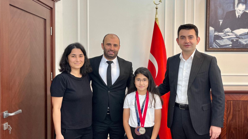 Gölhisarlı Öğrenci TIMO'dan Bronz Madalya ile Döndü